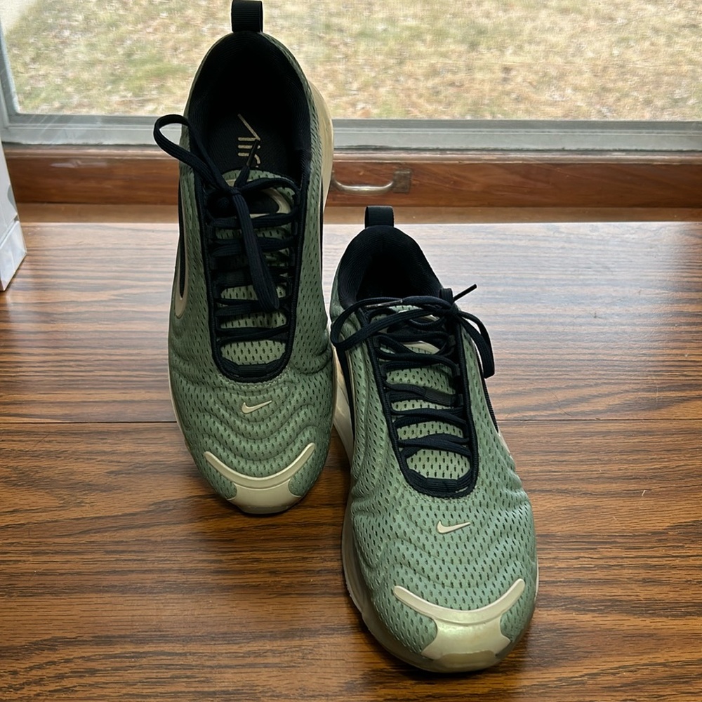 Nike AirMax 720s